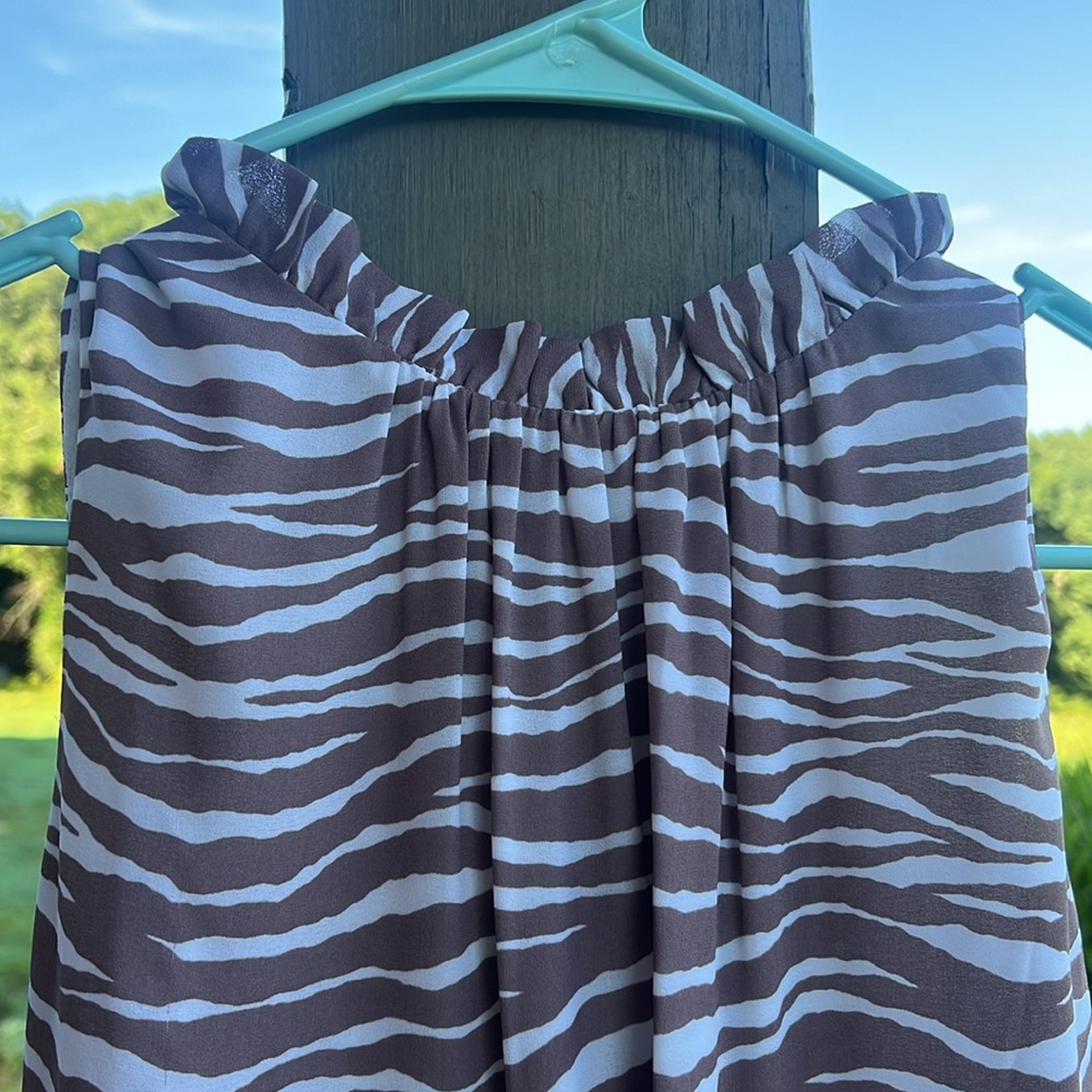 LOFT Tank Top - Picture 2 of 3
